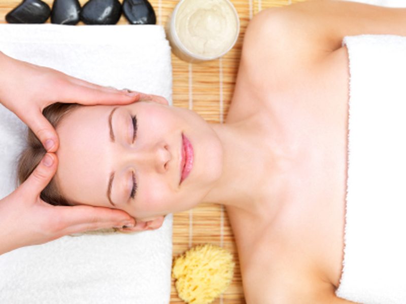 Relaxing head massage treatment
